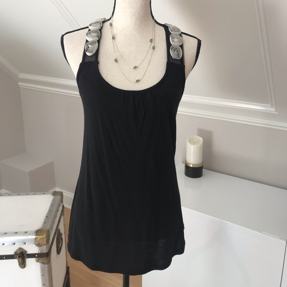 Black flower embellished Top. Size S. NWT - Picture 2 of 6